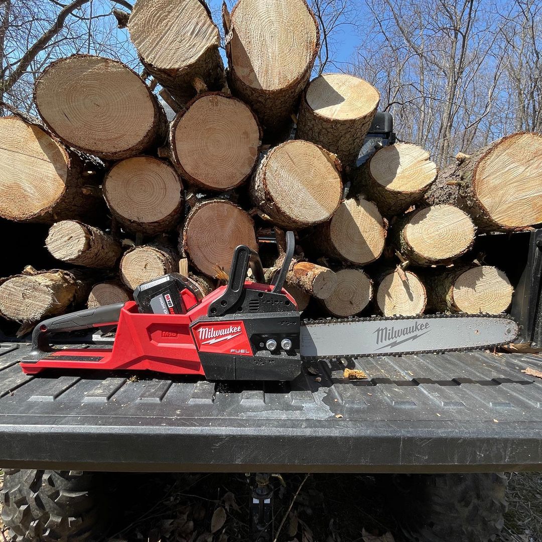 Milwaukee chainsaw best sale battery life