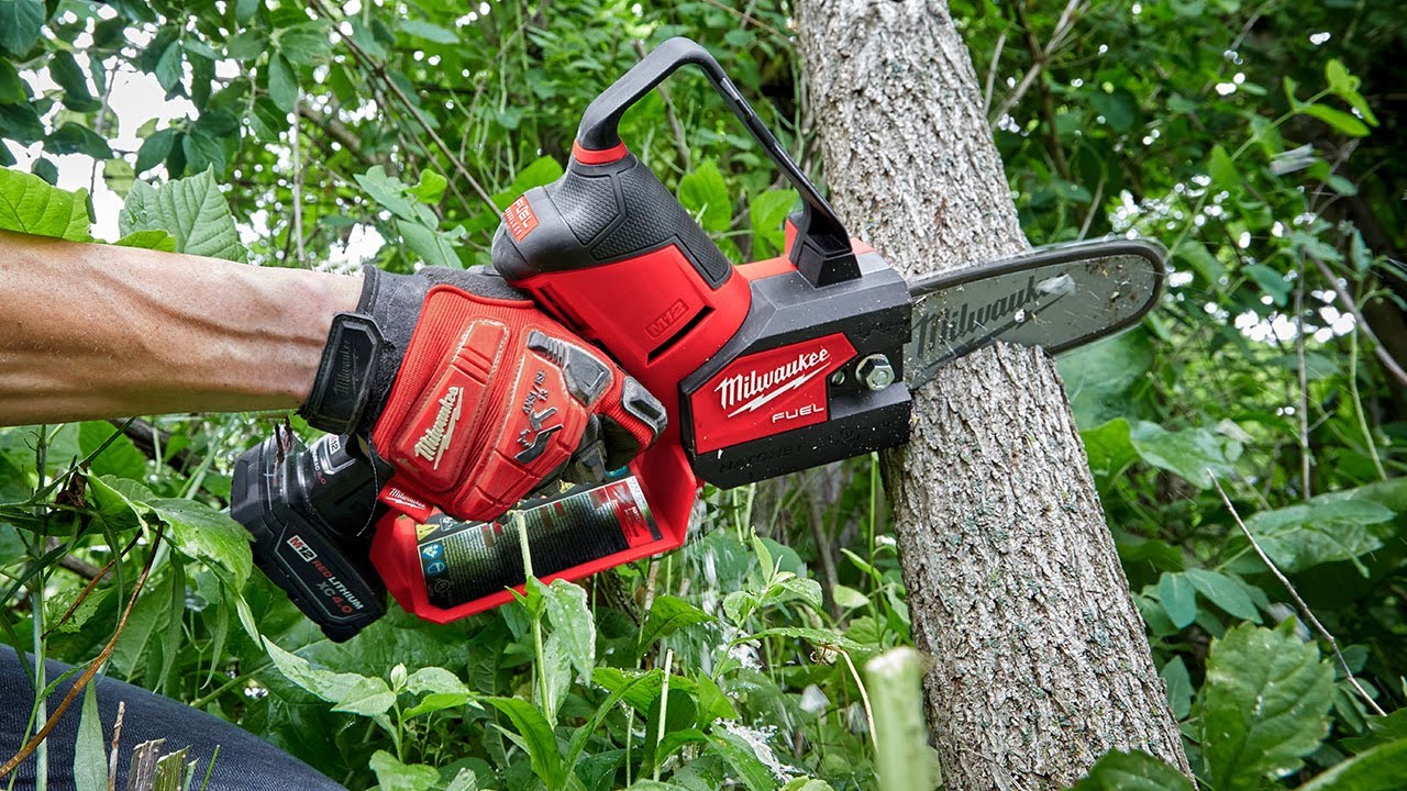 7 BEST Small And Mini Chainsaw Reviews 2022: Handheld & Light Saws