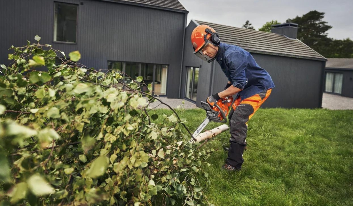 husqvarna 130 small chainsaw reviews