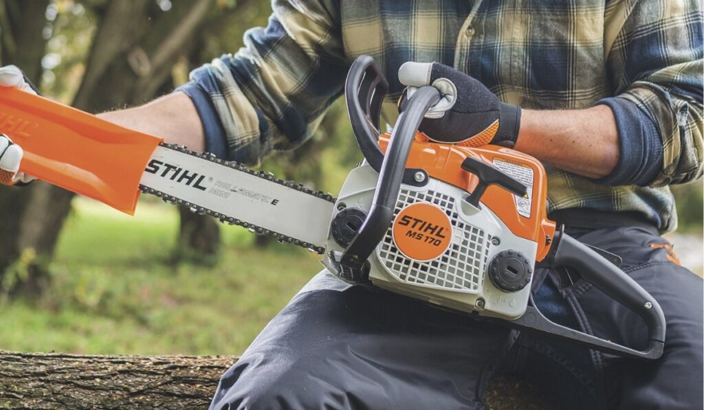 WARNING Mini Chainsaw Kickback Injury It Got The Palm Of My Hand!