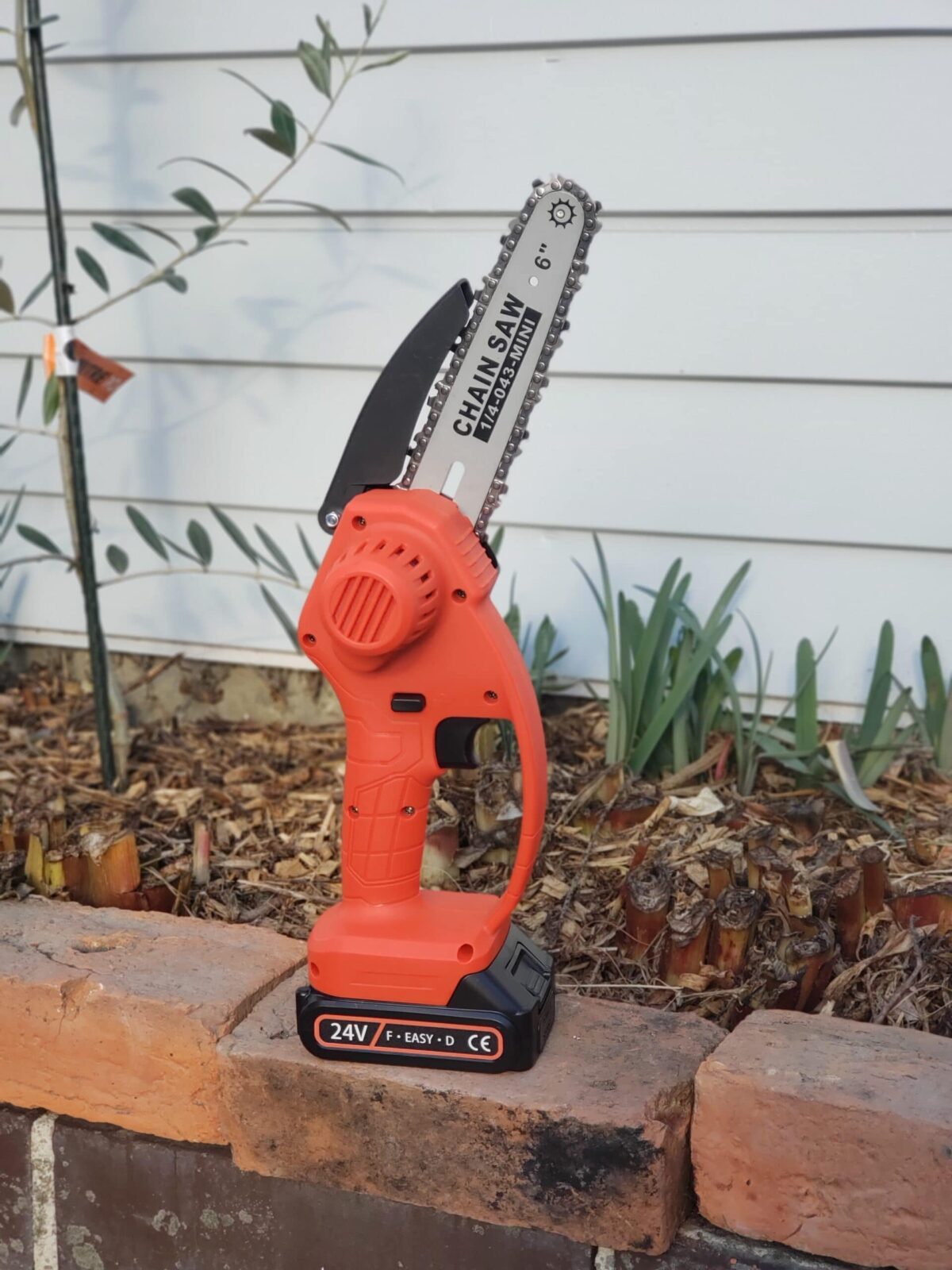 one hand chainsaw review