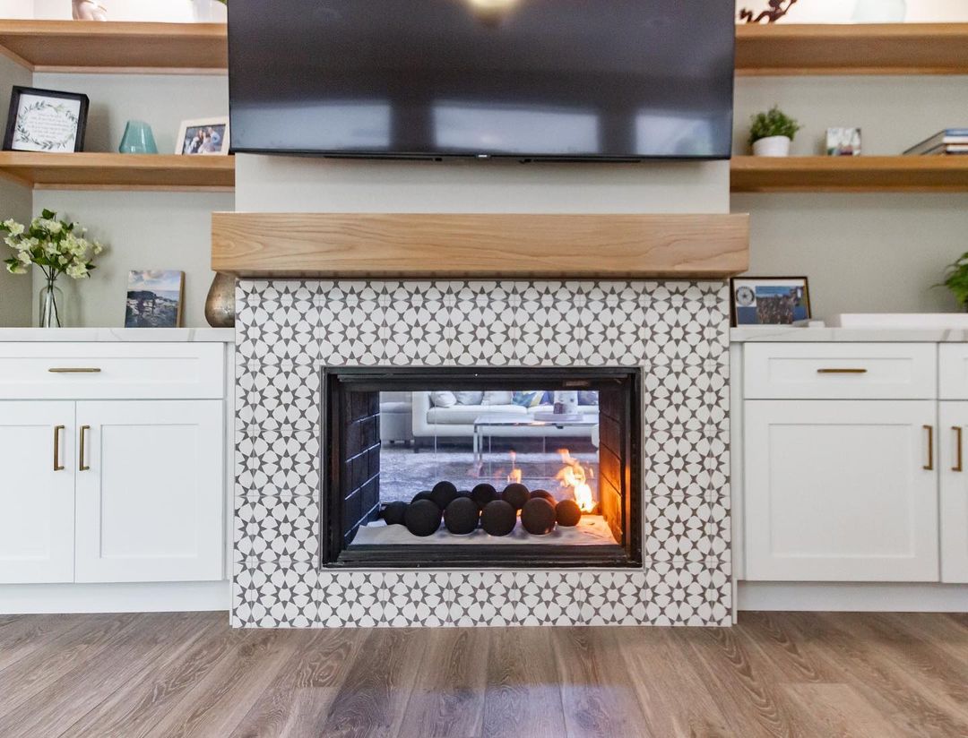 17 Farmhouse Fireplace Tile Ideas For Makeovers And New Installs 0978