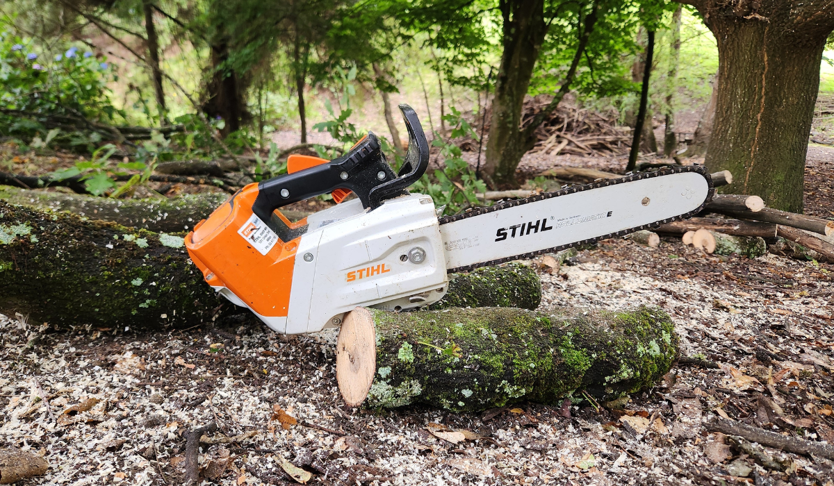 220t battery chainsaw